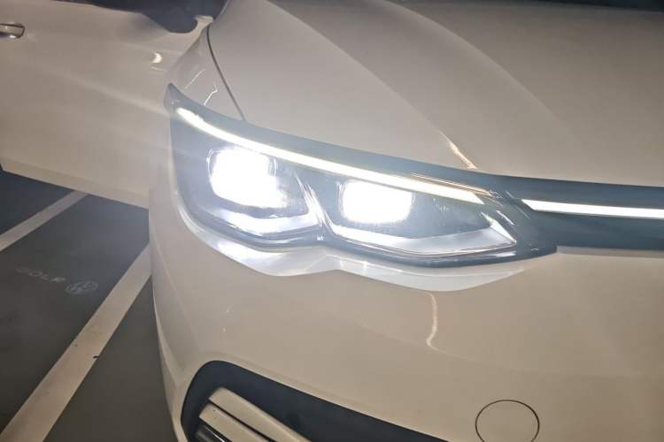 Used Volkswagen Golf 2021 280TSI DSG Pro Right Front Headlight