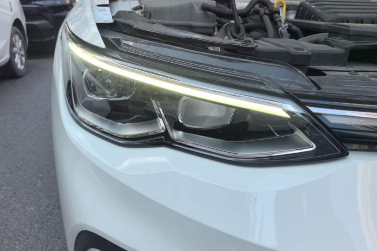 Used Volkswagen Golf 2021 280TSI DSG Pro Right Front Headlight