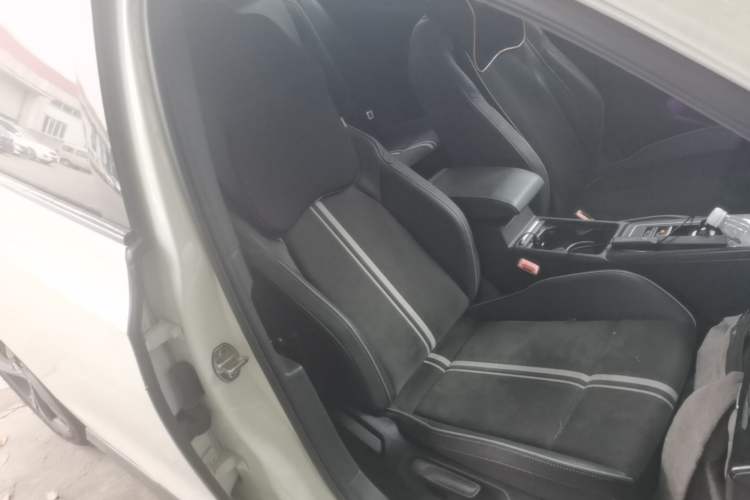 Used Volkswagen Golf 2021 280TSI DSG R-Line Right Front Seat