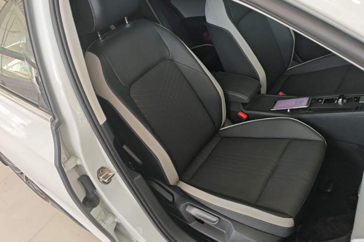 Used Volkswagen Golf 2021 280TSI DSG R-Line Right Front Seat