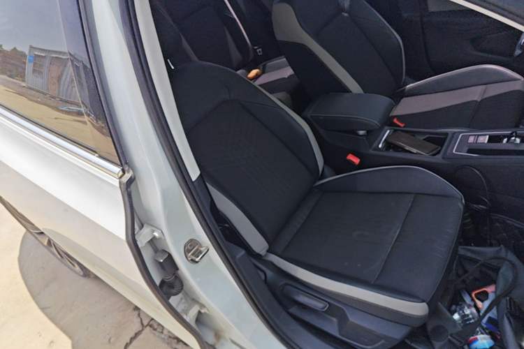 Used Volkswagen Golf 2021 280TSI DSG Pro Right Front Seat