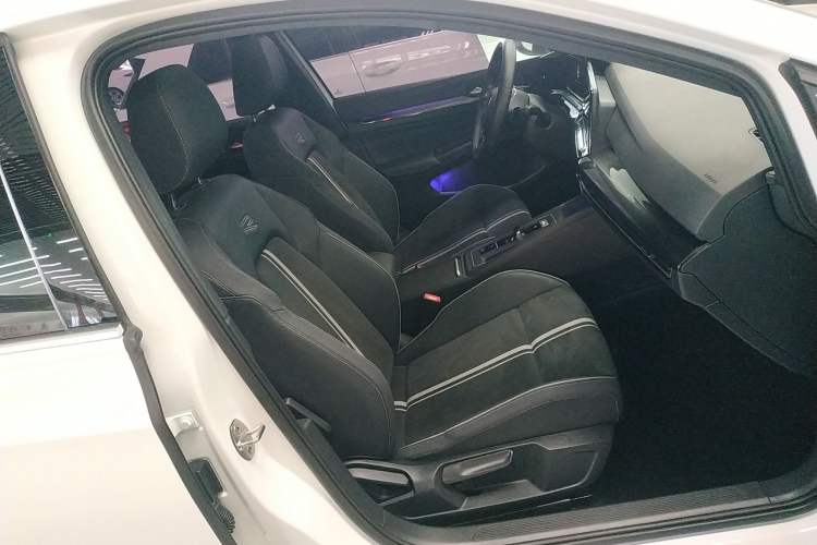 Used Volkswagen Golf 2021 280TSI DSG R-Line Right Front Seat