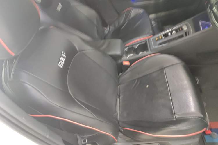 Used Volkswagen Golf 2021 280TSI DSG Pro First Edition Right Front Seat