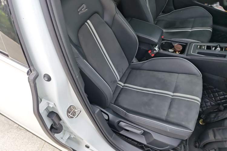 Used Volkswagen Golf 2021 280TSI DSG 30th Anniversary Edition Right Front Seat