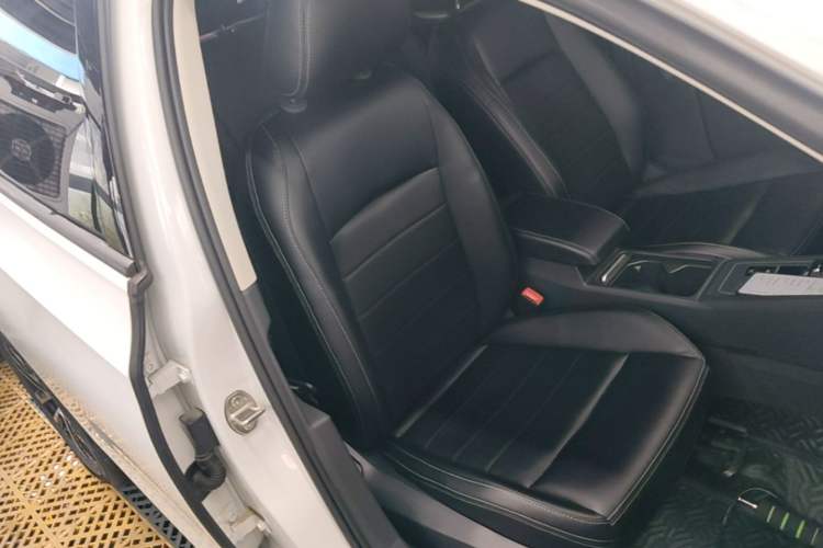 Used Volkswagen Golf 2021 200TSI DSG Pro Right Front Seat