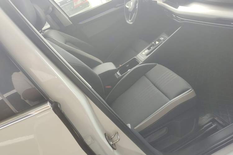 Used Volkswagen Golf 2021 200TSI DSG Pro Right Front Seat
