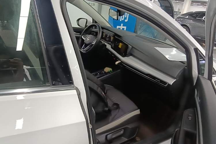 Used Volkswagen Golf 2021 280TSI DSG Pro Right Front Seat