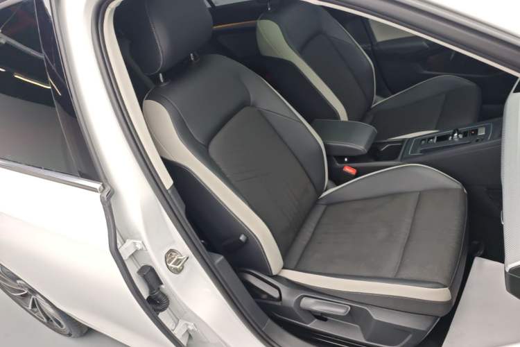 Used Volkswagen Golf 2021 280TSI DSG Pro Right Front Seat