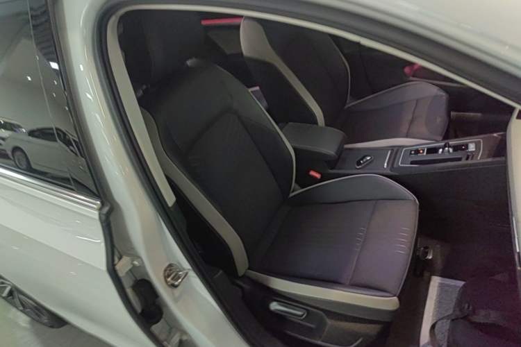 Used Volkswagen Golf 2021 200TSI DSG Pro Right Front Seat