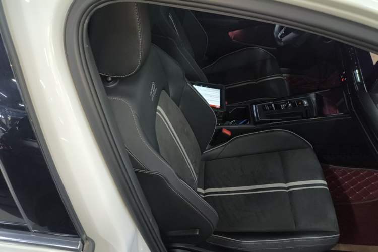 Used Volkswagen Golf 2021 280TSI DSG R-Line Right Front Seat