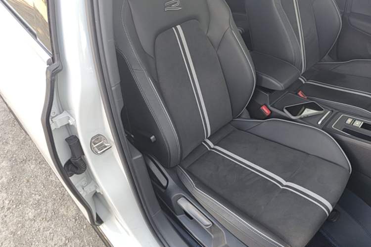 Used Volkswagen Golf 2021 280TSI DSG R-Line Right Front Seat