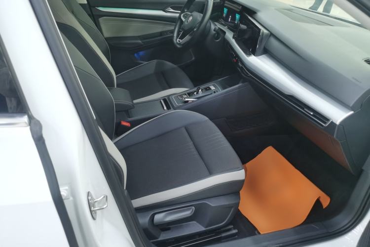 Used Volkswagen Golf 2021 280TSI DSG Pro First Edition Right Front Seat