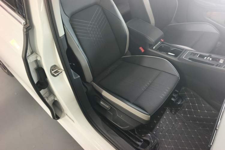 Used Volkswagen Golf 2021 280TSI DSG Pro Right Front Seat