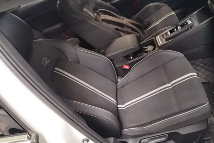 Used Volkswagen Golf 2021 280TSI DSG R-Line Right Front Seat