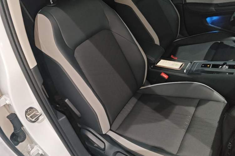 Used Volkswagen Golf 2021 280TSI DSG Pro First Edition Right Front Seat