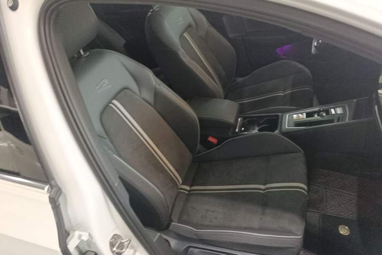 Used Volkswagen Golf 2021 280TSI DSG R-Line Right Front Seat