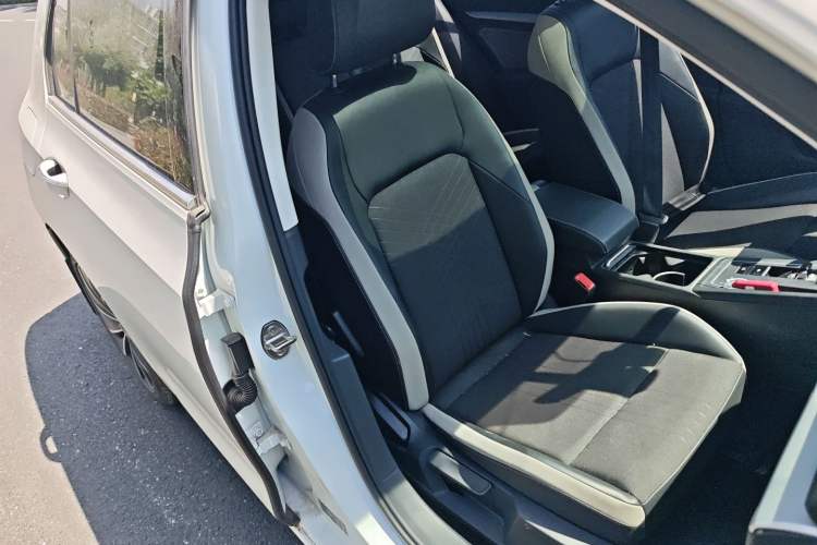 Used Volkswagen Golf 2021 280TSI DSG Pro Right Front Seat