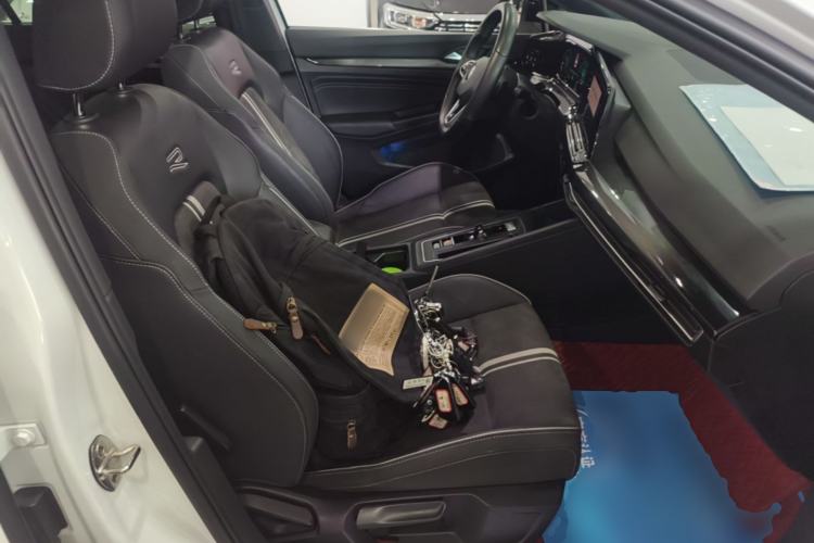 Used Volkswagen Golf 2021 280TSI DSG R-Line Right Front Seat