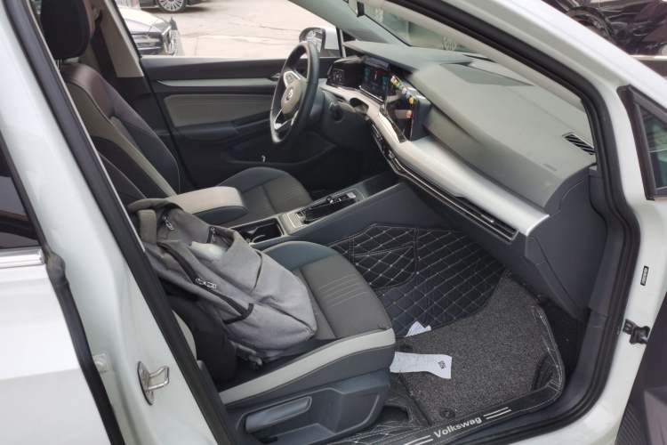Used Volkswagen Golf 2021 280TSI DSG R-Line Right Front Seat
