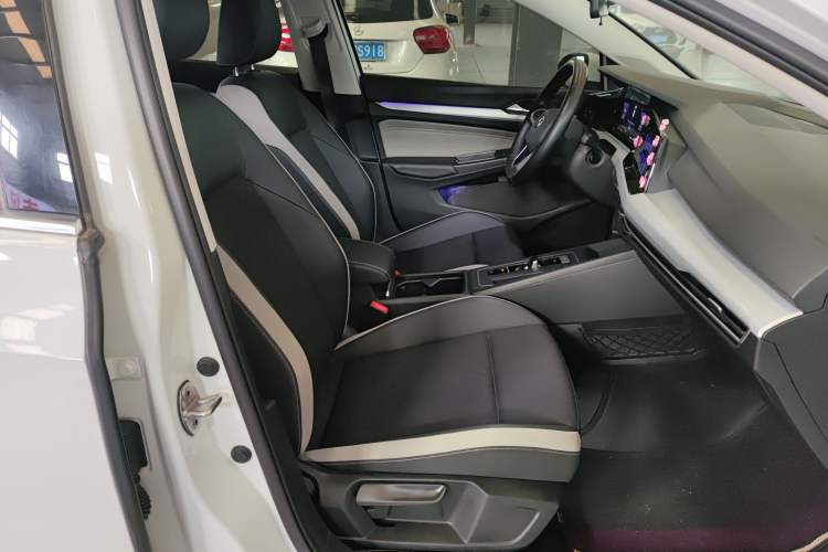 Used Volkswagen Golf 2021 280TSI DSG Pro Right Front Seat