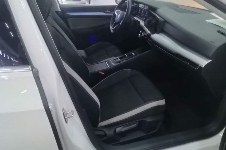 Used Volkswagen Golf 2021 200TSI DSG Pro Right Front Seat