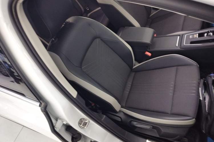 Used Volkswagen Golf 2021 280TSI DSG Pro Right Front Seat