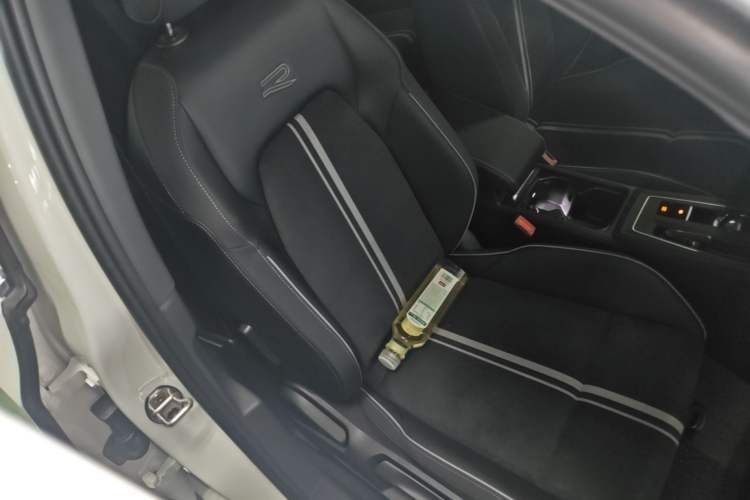Used Volkswagen Golf 2021 280TSI DSG Pro First Edition Right Front Seat