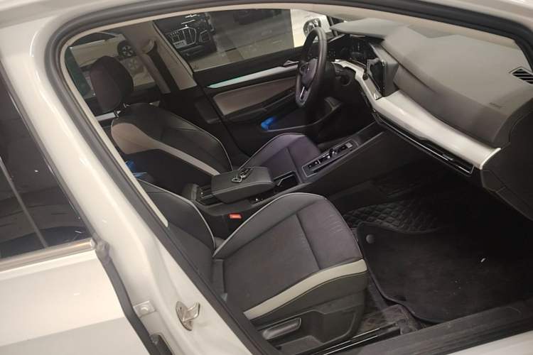 Used Volkswagen Golf 2021 280TSI DSG Pro Right Front Seat