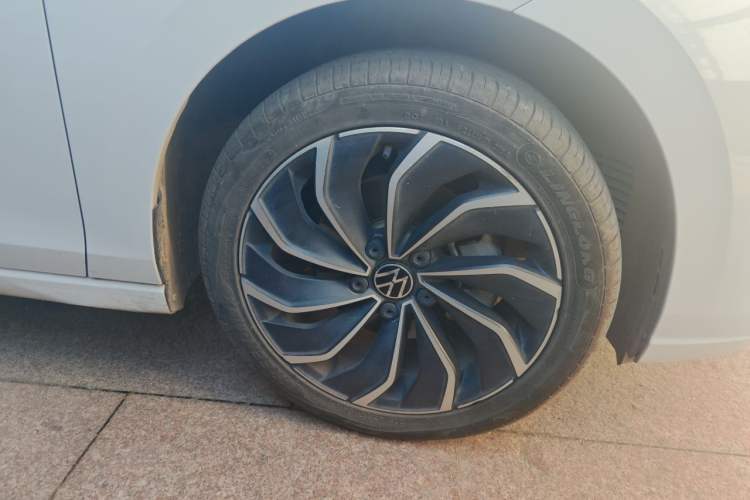 Used Volkswagen Golf 2021 280TSI DSG Pro Right Front Wheel Hub