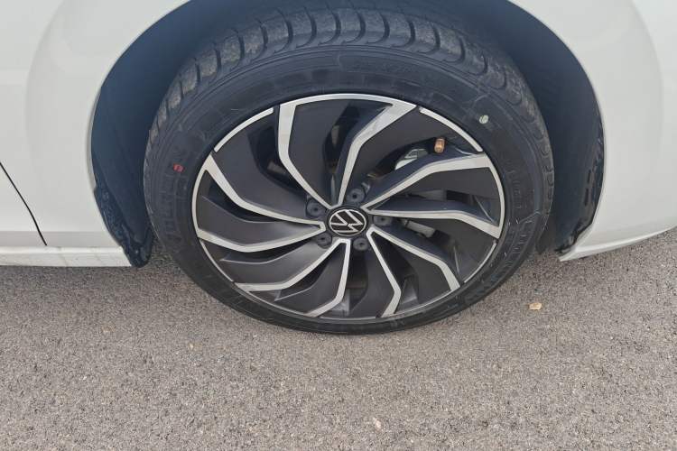 Used Volkswagen Golf 2021 280TSI DSG Pro Right Front Wheel Hub