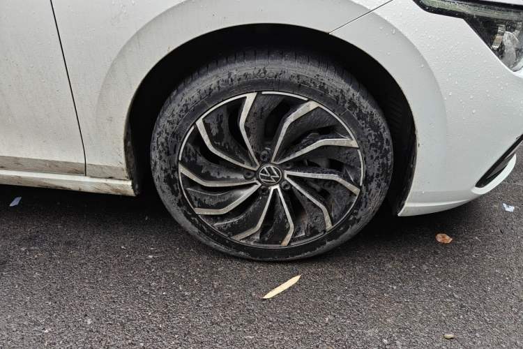 Used Volkswagen Golf 2021 280TSI DSG Pro Right Front Wheel Hub