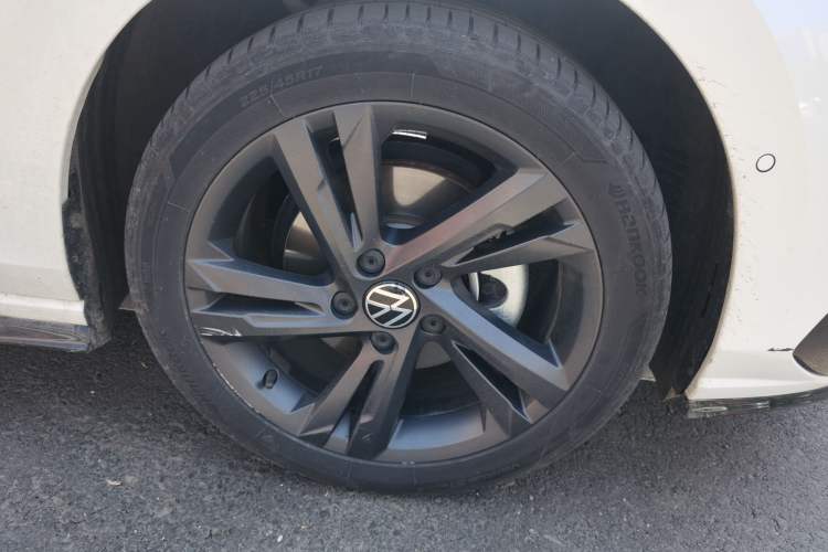 Used Volkswagen Golf 2021 280TSI DSG R-Line Right Front Wheel Hub
