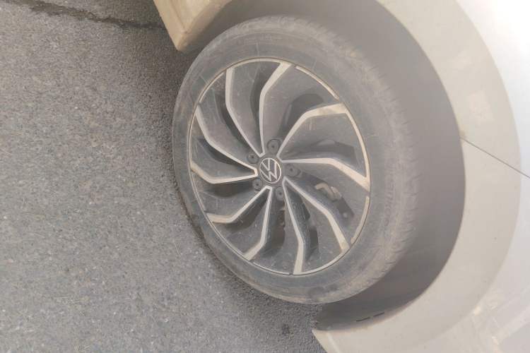 Used Volkswagen Golf 2021 280TSI DSG Pro Right Front Wheel Hub