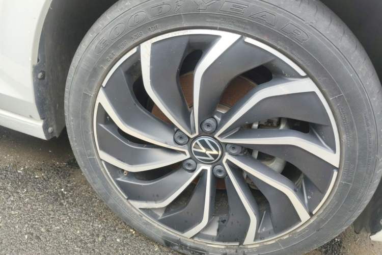 Used Volkswagen Golf 2021 280TSI DSG Pro Right Front Wheel Hub