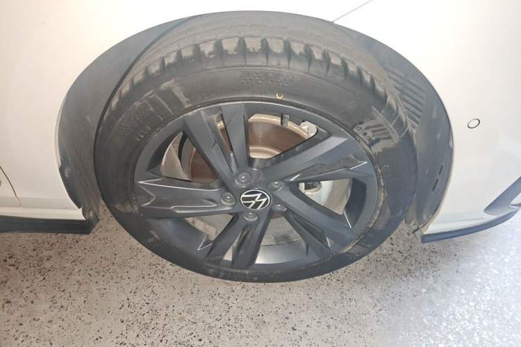 Used Volkswagen Golf 2021 280TSI DSG R-Line Right Front Wheel Hub