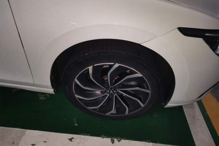 Used Volkswagen Golf 2021 280TSI DSG Pro First Edition Right Front Wheel Hub