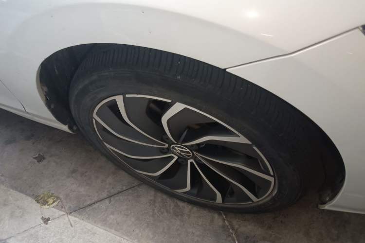 Used Volkswagen Golf 2021 280TSI DSG Pro Right Front Wheel Hub