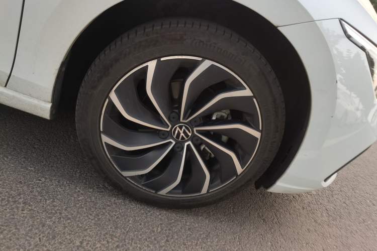 Used Volkswagen Golf 2021 280TSI DSG Pro Right Front Wheel Hub
