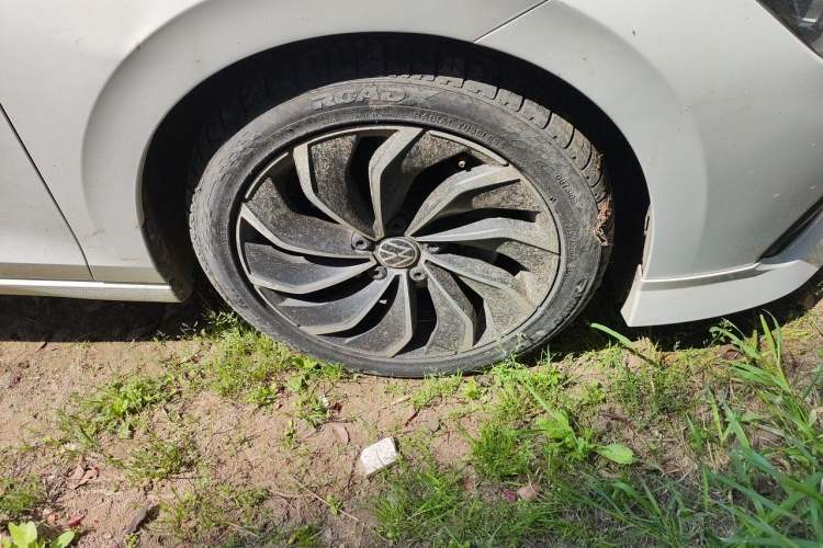 Used Volkswagen Golf 2021 280TSI DSG Pro Right Front Wheel Hub