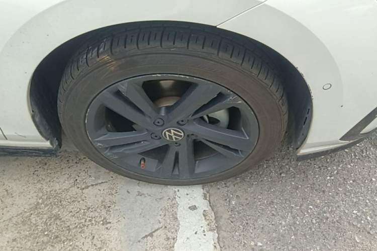Used Volkswagen Golf 2021 280TSI DSG R-Line Right Front Wheel Hub