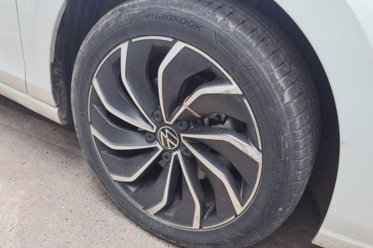 Used Volkswagen Golf 2021 200TSI DSG Pro Right Front Wheel Hub