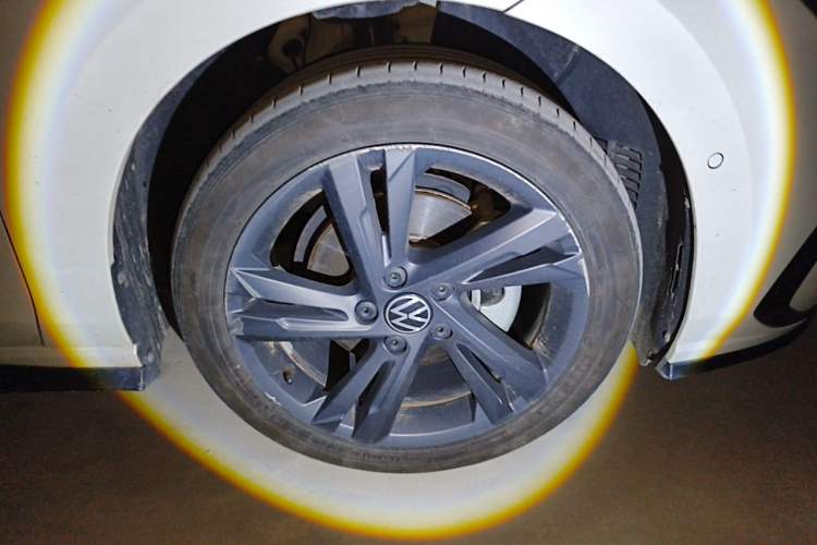 Used Volkswagen Golf 2021 280TSI DSG R-Line Right Front Wheel Hub