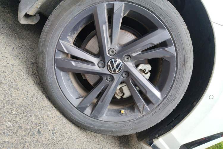 Used Volkswagen Golf 2021 280TSI DSG R-Line Right Front Wheel Hub
