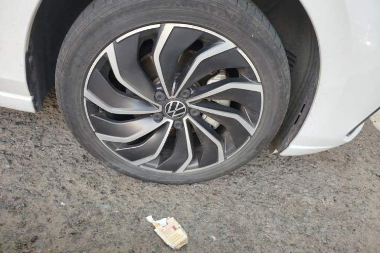 Used Volkswagen Golf 2021 280TSI DSG Pro Right Front Wheel Hub