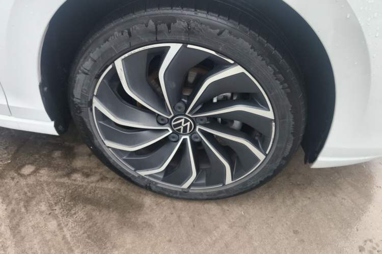 Used Volkswagen Golf 2021 280TSI DSG Pro Right Front Wheel Hub