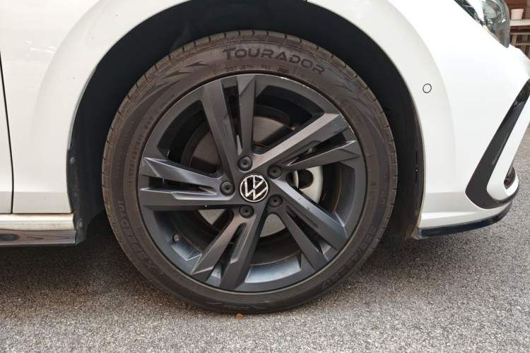 Used Volkswagen Golf 2021 280TSI DSG R-Line Right Front Wheel Hub