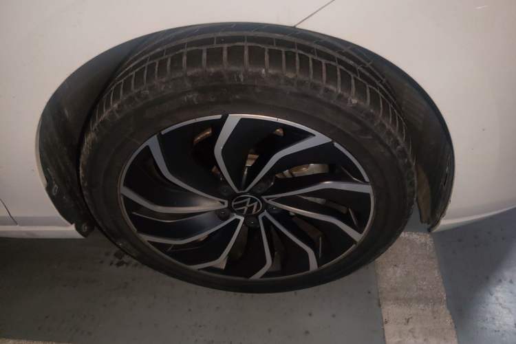 Used Volkswagen Golf 2021 280TSI DSG Pro Right Front Wheel Hub