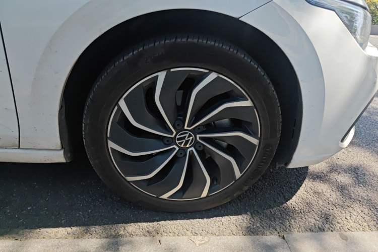 Used Volkswagen Golf 2021 280TSI DSG Pro Right Front Wheel Hub