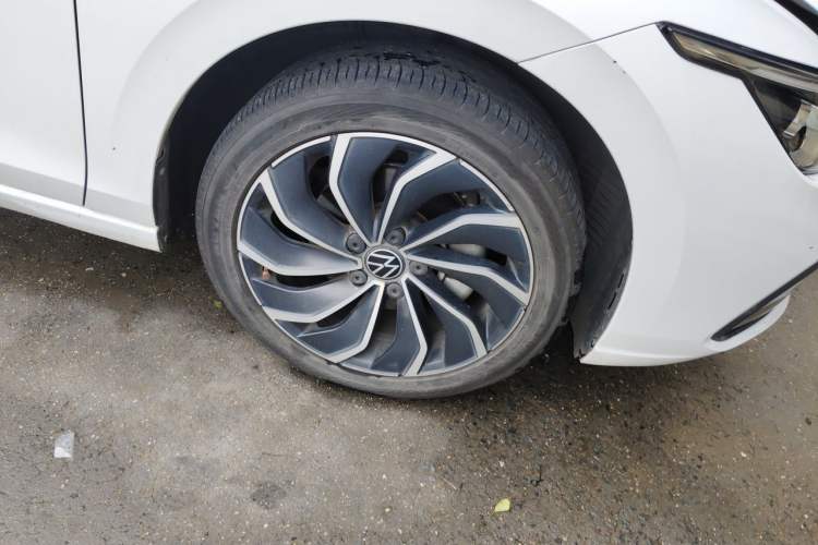 Used Volkswagen Golf 2021 280TSI DSG Pro Right Front Wheel Hub