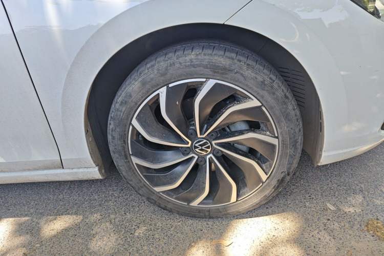 Used Volkswagen Golf 2021 280TSI DSG Pro Right Front Wheel Hub
